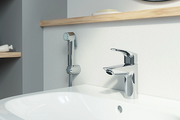 Змішувач для раковини з гігієнічним душем Grohe Eurosmart New (23124003) - Фото - 2